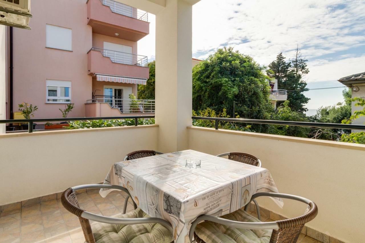 Apartments Tonka Near Beach And Sea Pula Exterior photo